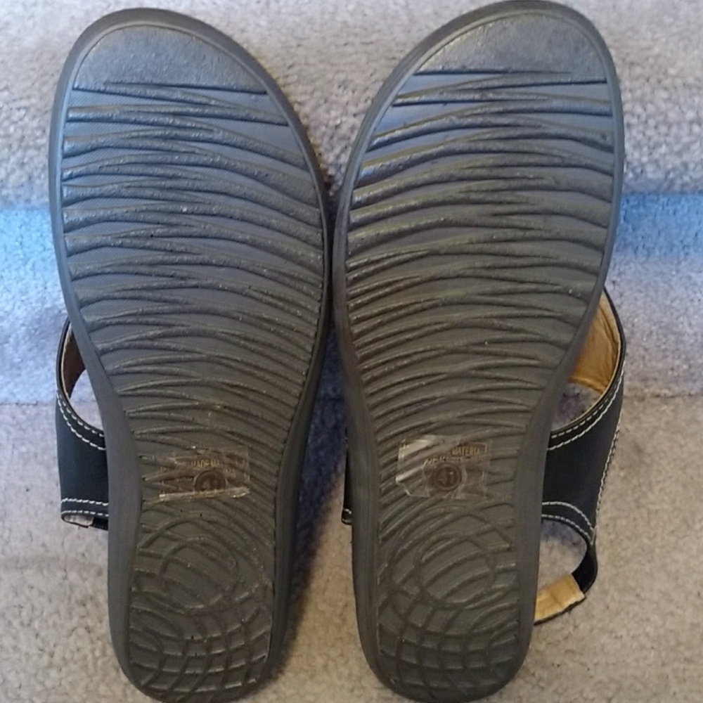 Shoes - Picture 4 of 6